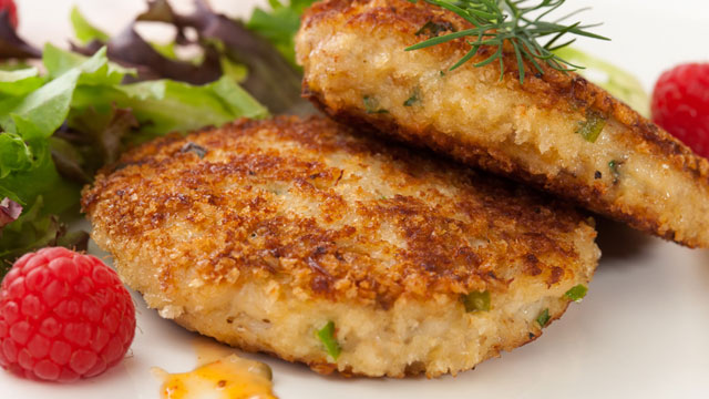 How to prepare our Maine Crab Cakes Product image by Get Maine Lobster